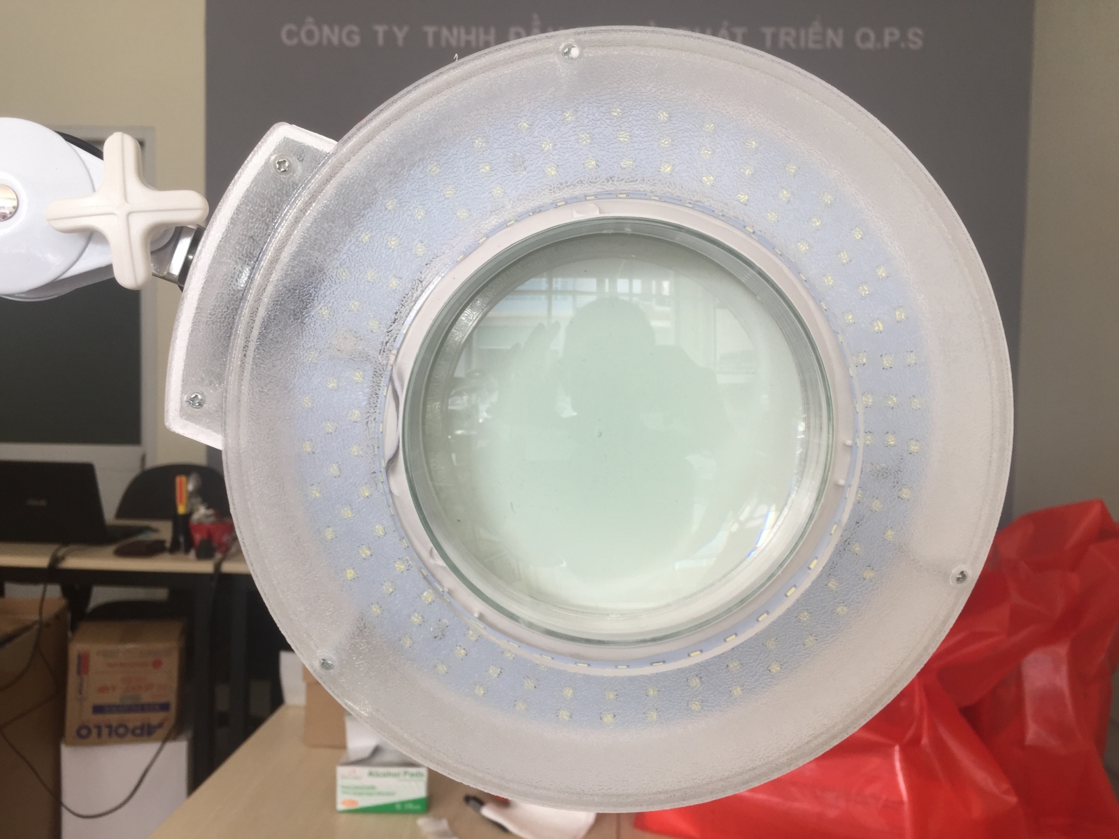đèn lúp led soi da 120 bóng